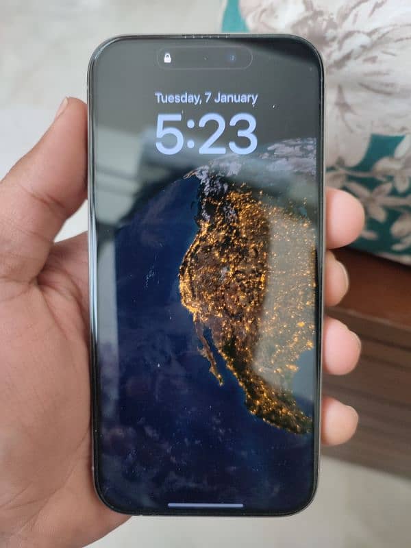 iPhone 15 pro 128 GB 0