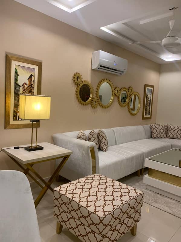 1 BedRoom Brand New Luxury Fully Furnished Appartment For Sale in Sector E Bahria Town Lahore 6