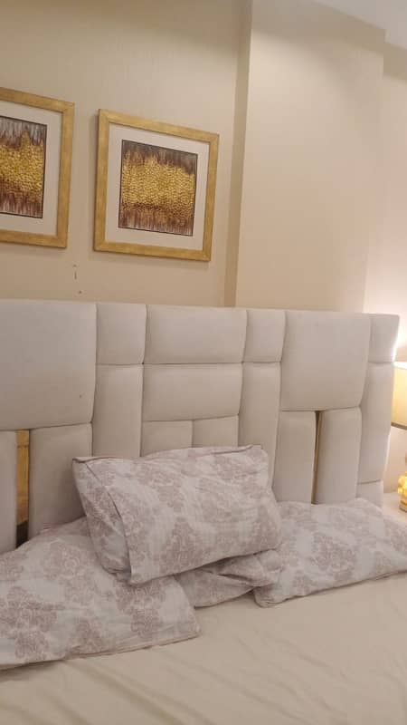 1 BedRoom Brand New Luxury Fully Furnished Appartment For Sale in Sector E Bahria Town Lahore 8