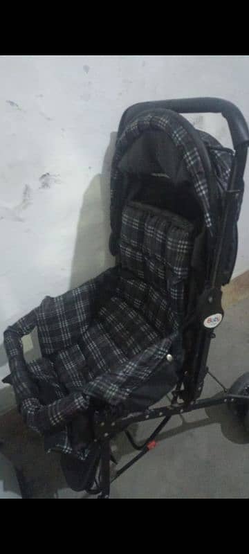 pram nest for baby to toddler new born to 3 years, good  for grocery. 1