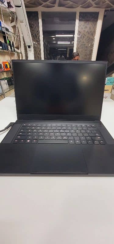 Gaming Laptop Razer Blade RZ09-02 CORE i7 8TH Gen GTX 1070 5