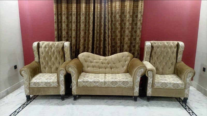 7 Seater sofa Set Available for Sale 5