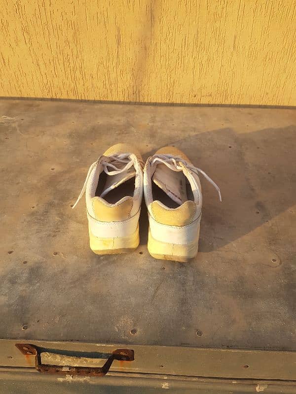 Ndure Used Shoes 3