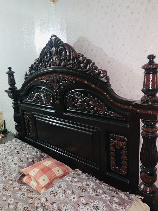 kind bed without any crack 1