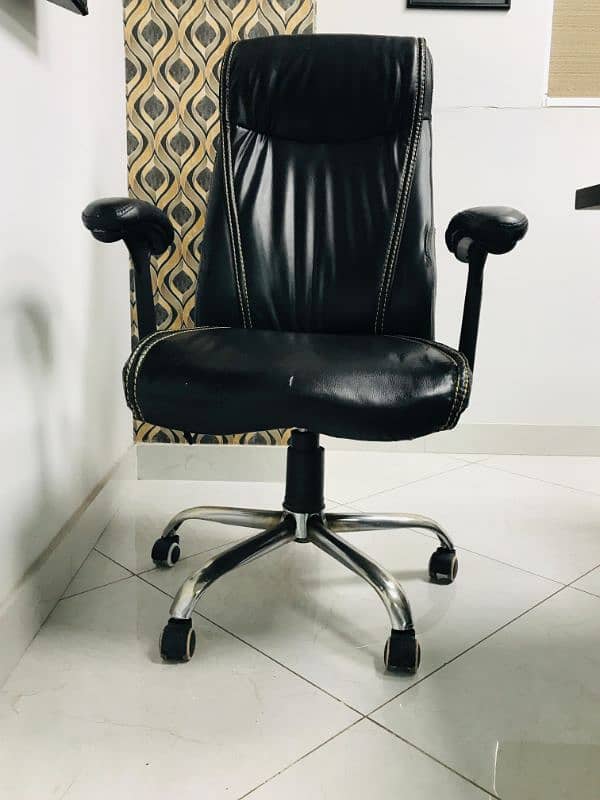 Executive Chair 2