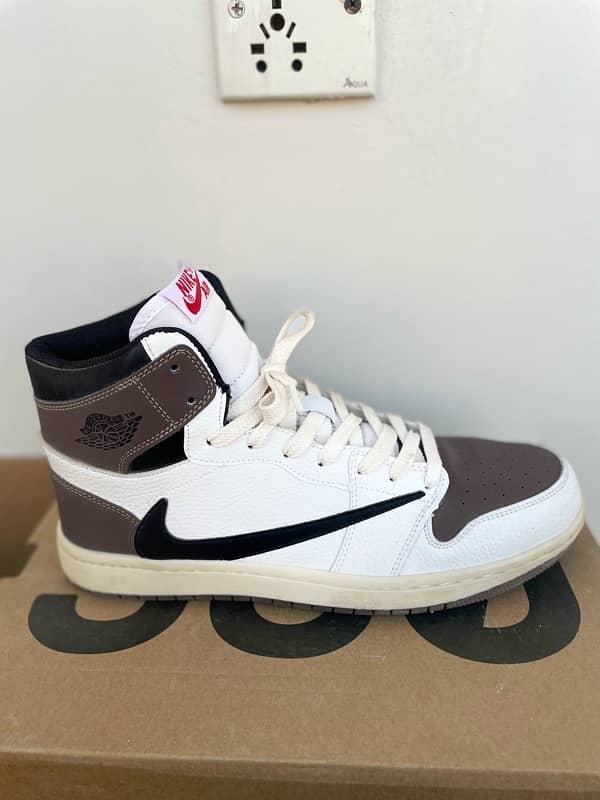 Air Jordan 1 High "Travis Scott" 2