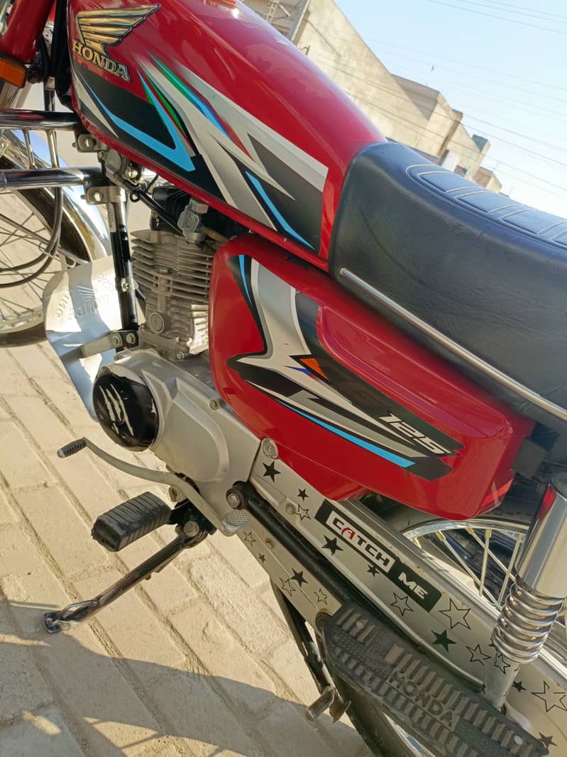 Honda CG 125 2023 3