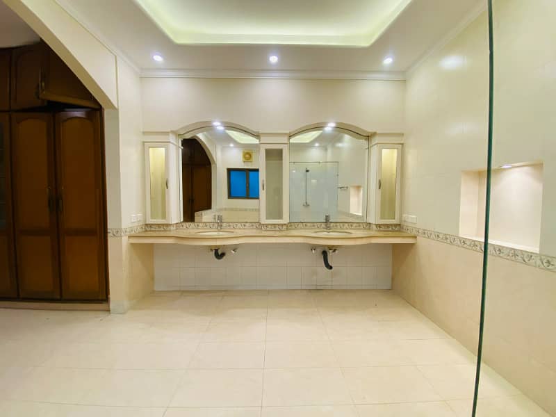 2 Kanal Fully Maintained Luxury House For Rent In DHA Phase 3 18