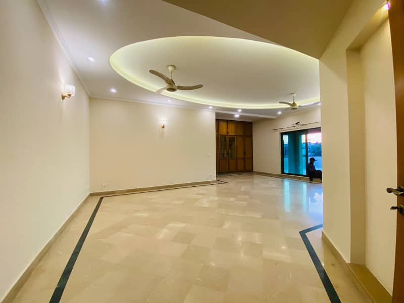 2 Kanal Fully Maintained Luxury House For Rent In DHA Phase 3 23