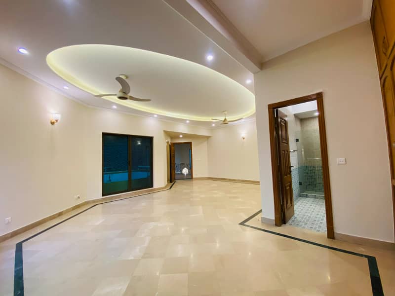 2 Kanal Fully Maintained Luxury House For Rent In DHA Phase 3 25