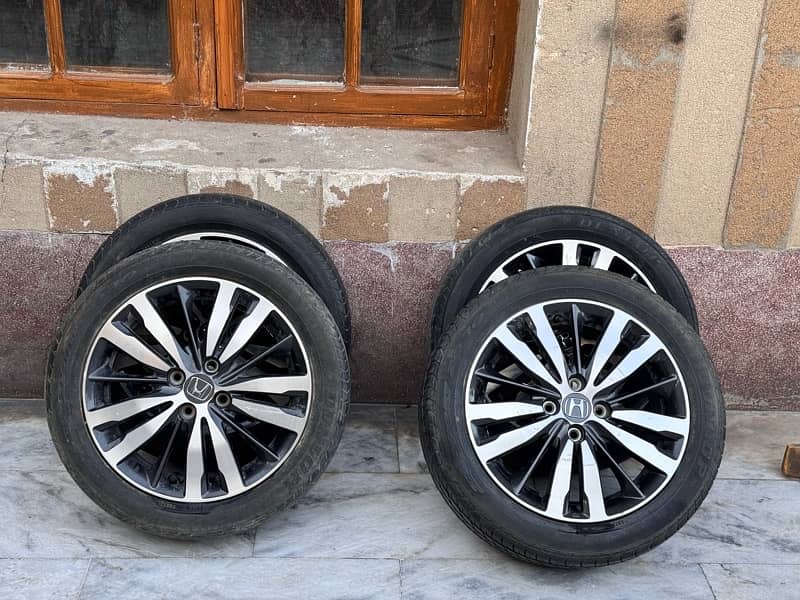 HONDA ORIGNAL 16 SIZE RIM TYRE 1