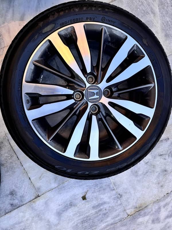 HONDA ORIGNAL 16 SIZE RIM TYRE 5