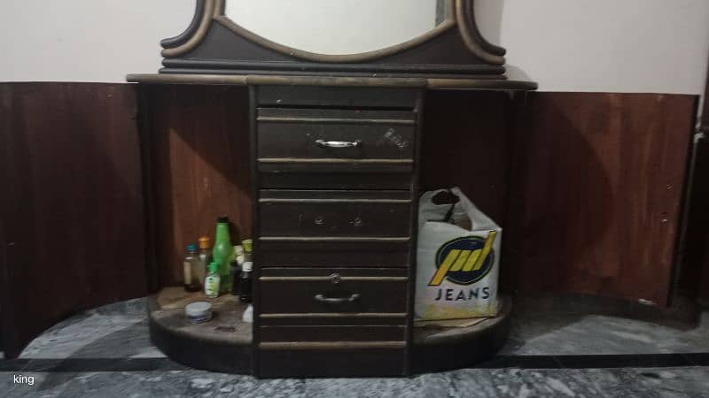 mirror dressing table with 3 mid drawers and 2 side drawers 0