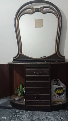 mirror dressing table with 3 mid drawers and 2 side drawers