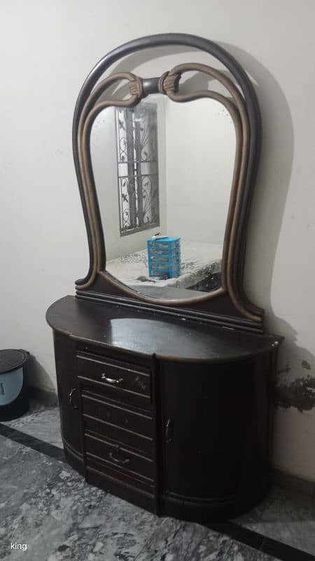 mirror dressing table with 3 mid drawers and 2 side drawers 2