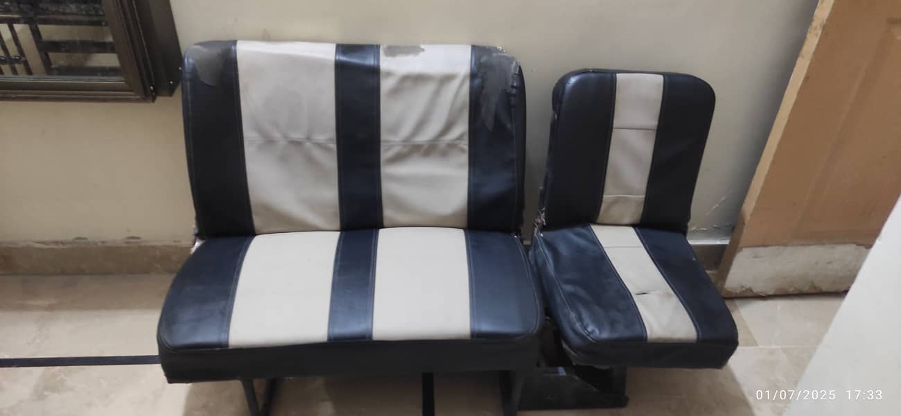 Suzuki Hiroof Foldable Seats 2