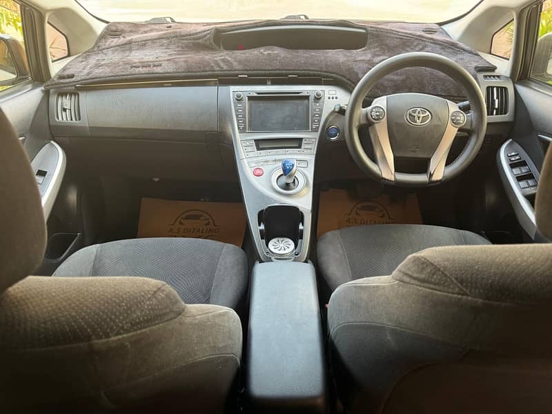 Toyota Prius 2014 10