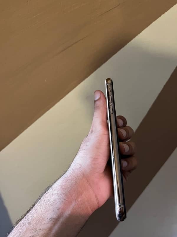 iphone Xs Max with box PTA Approved 5