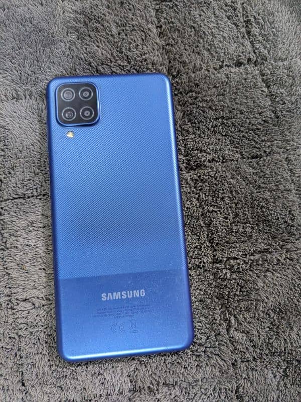 Samsung a12 4 GB 64 GB 2