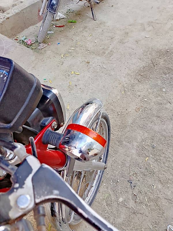 HONDA CG 125 2021 model KARACHI NUMBER contact num 0.3. 4.7. 6.2. 2.0. 1.9 3