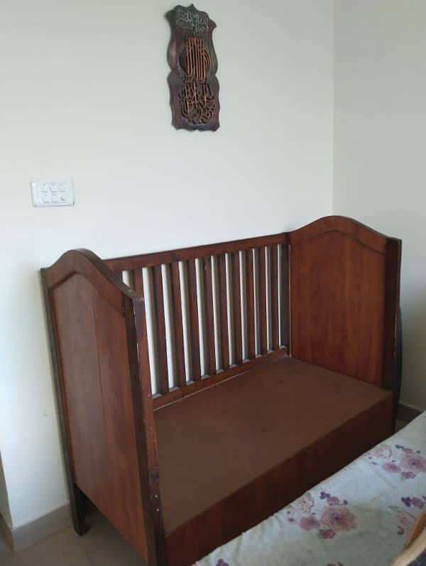 wooden baby cot 1