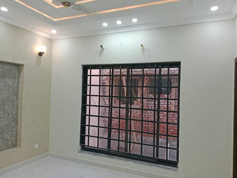 5 Marla luxury house available for sale in Block D Bahria Orchard 7