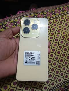 infinix hot 40 8+8gb 256 4 month use  penal  halka creake h