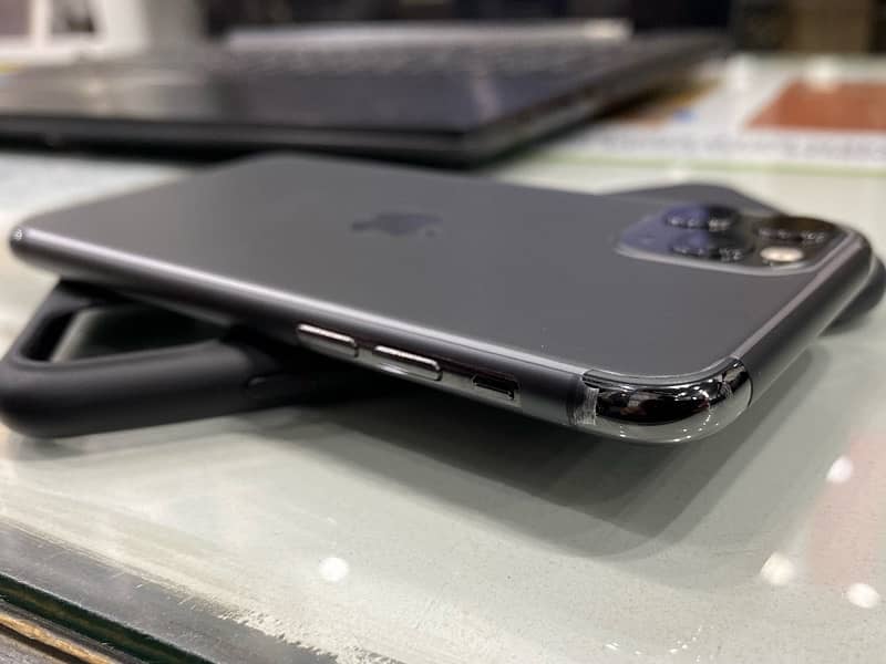 IPhone 11pro 256GB DUAL PTA 1