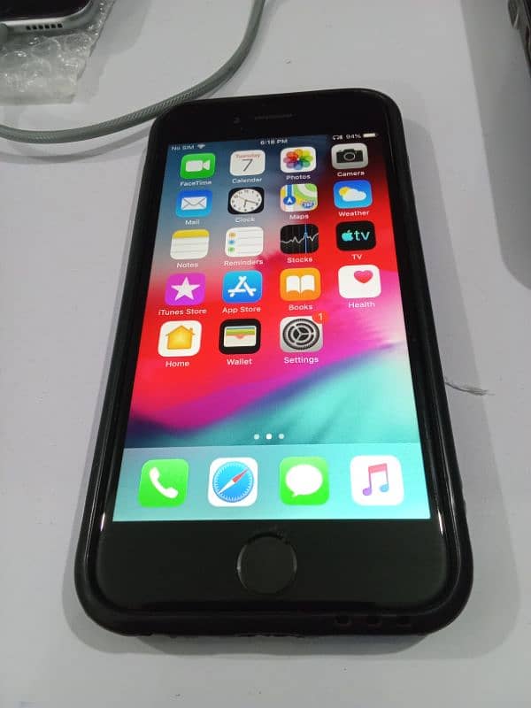 Brand New iphone 6 (64GB) 0