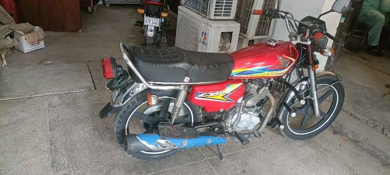 honda cg 125 self start special edition with alloyrim  tubless tyer 4