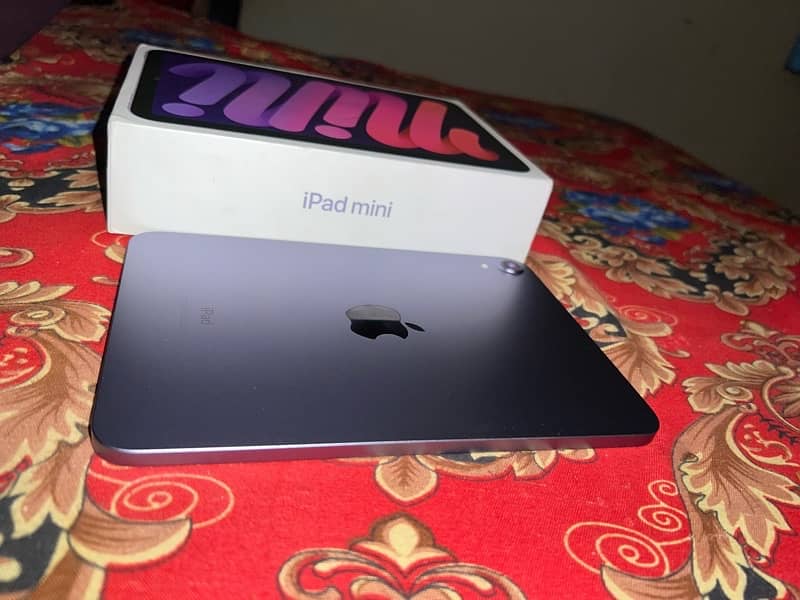 I pad mini 6 /64GB Gary  cloure 6