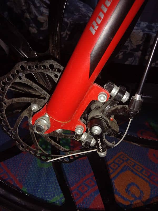 BICYCLE WITH GEARS AND DISC BRAKES 0