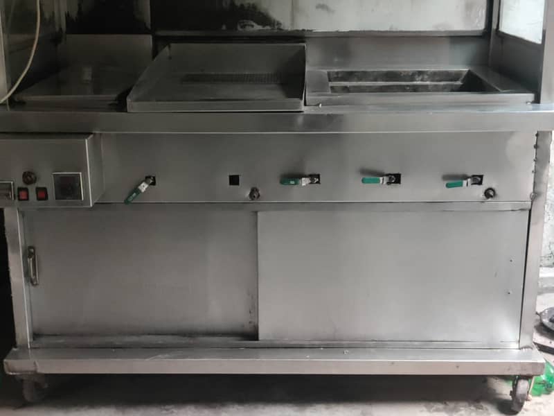 counter with fryer grill hot plate & 1 single 16 ltr fryer and 0