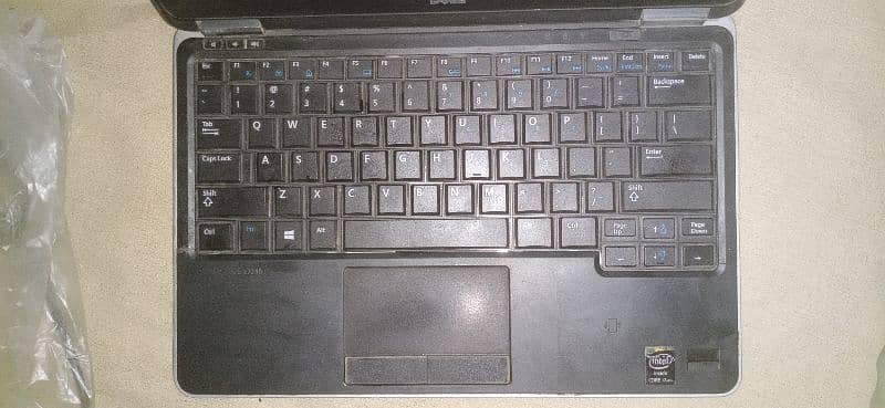 Laptop latitude 4