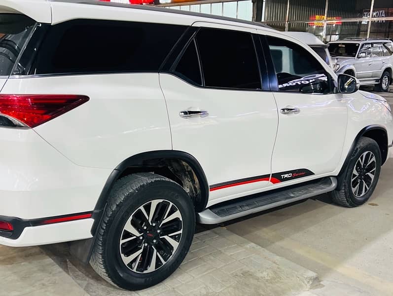 Toyota Fortuner 2021 0