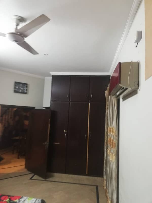 MIAN ESTATE OFFERS SEMI FURNISHED 6 MARLA FULLY MARBLE FLOORING INDEPENDENT HOUSE FOR RENT 3