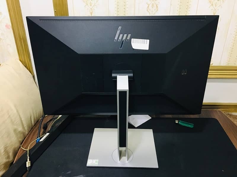 HP E27 G4 FHD Monitor 0