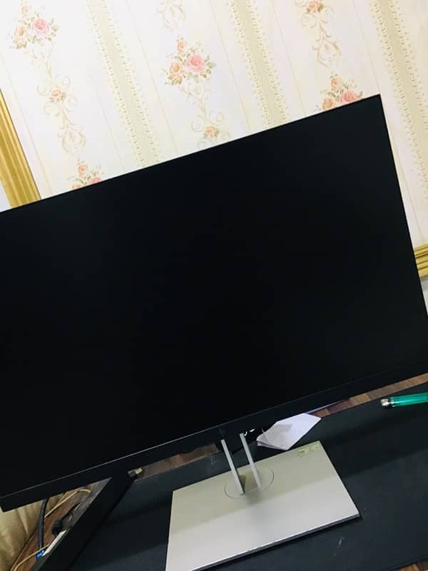 HP E27 G4 FHD Monitor 3