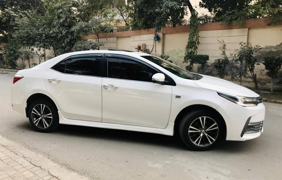 Toyota Altis Grande 2019 3