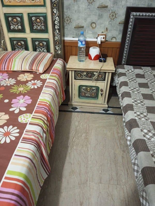 100% Wood bed dressing 2 side tables 1