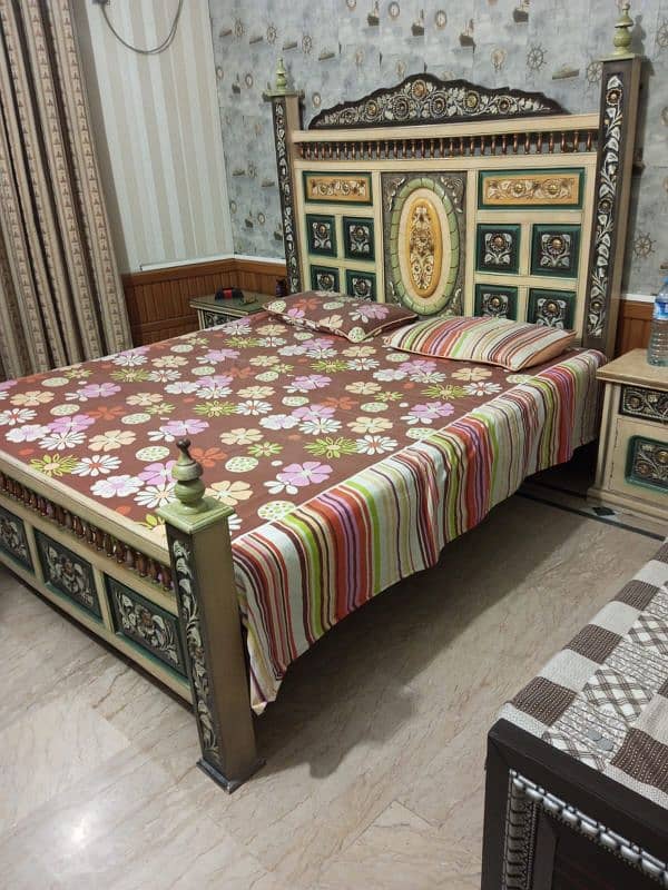 100% Wood bed dressing 2 side tables 4