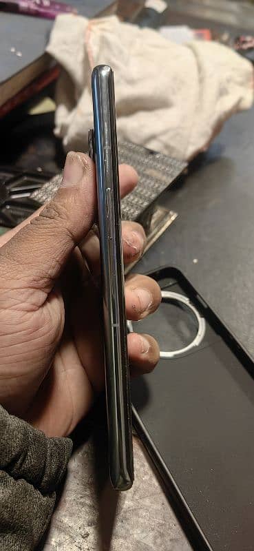 One plus 11 5g 16gb ram wala 2