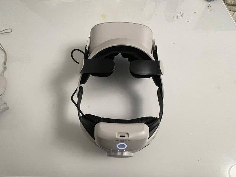 Meta quest 2 with bobovr Head set with extra Battery 2