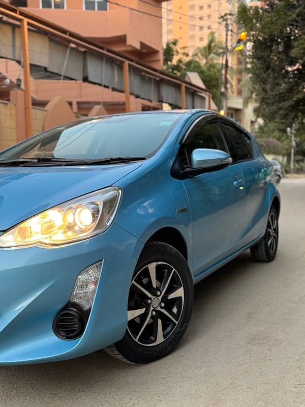 Toyota Aqua 2015 3