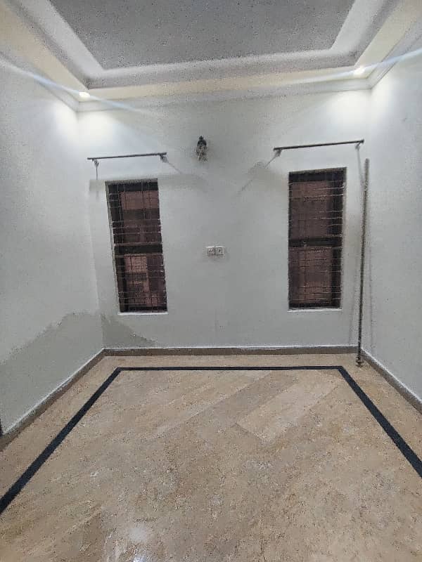 8 MARLA LOWER PORTION FOR RENT IN MILITARY ACCOUNTS MAIN COLLEGE ROAD LHR 0