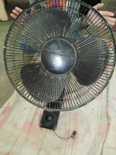 bracket fan in good condition