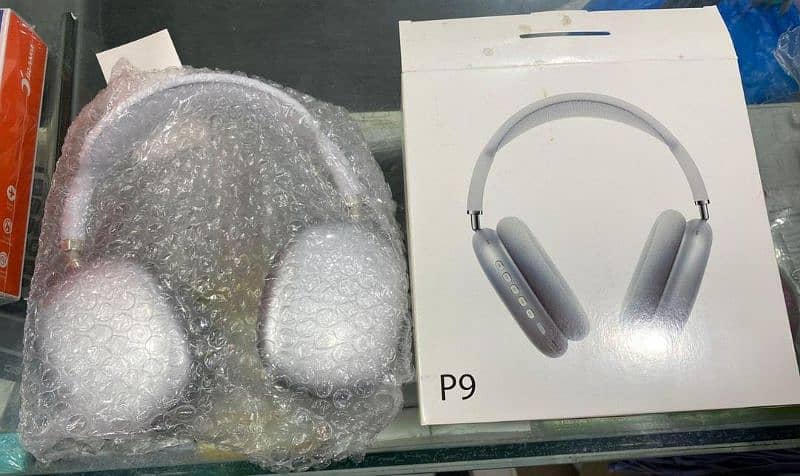 p9 silver color wirless headphone 0