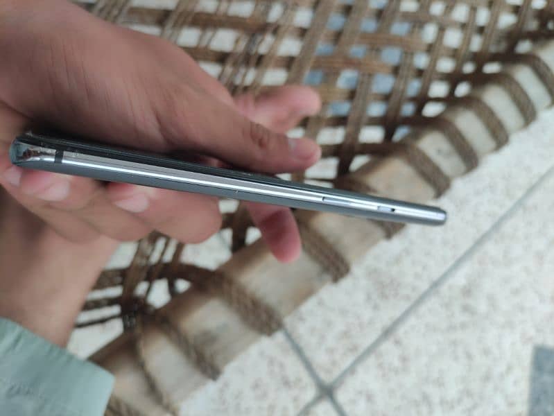 one plus 7t touch crack 5