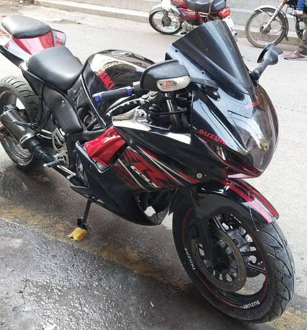 Suzuki GSXR 400 0