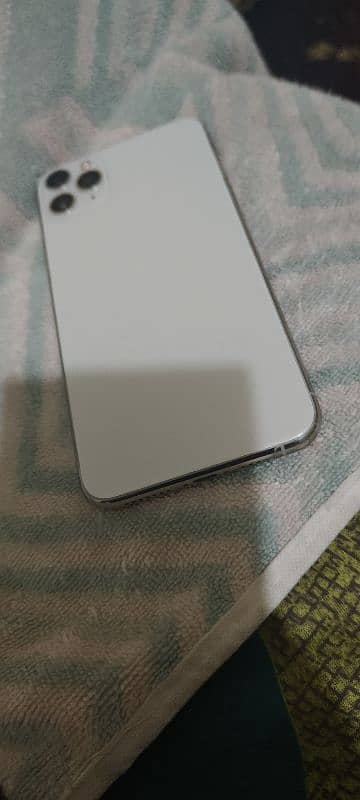 Iphone 11 pro max 256 GB PTA 3